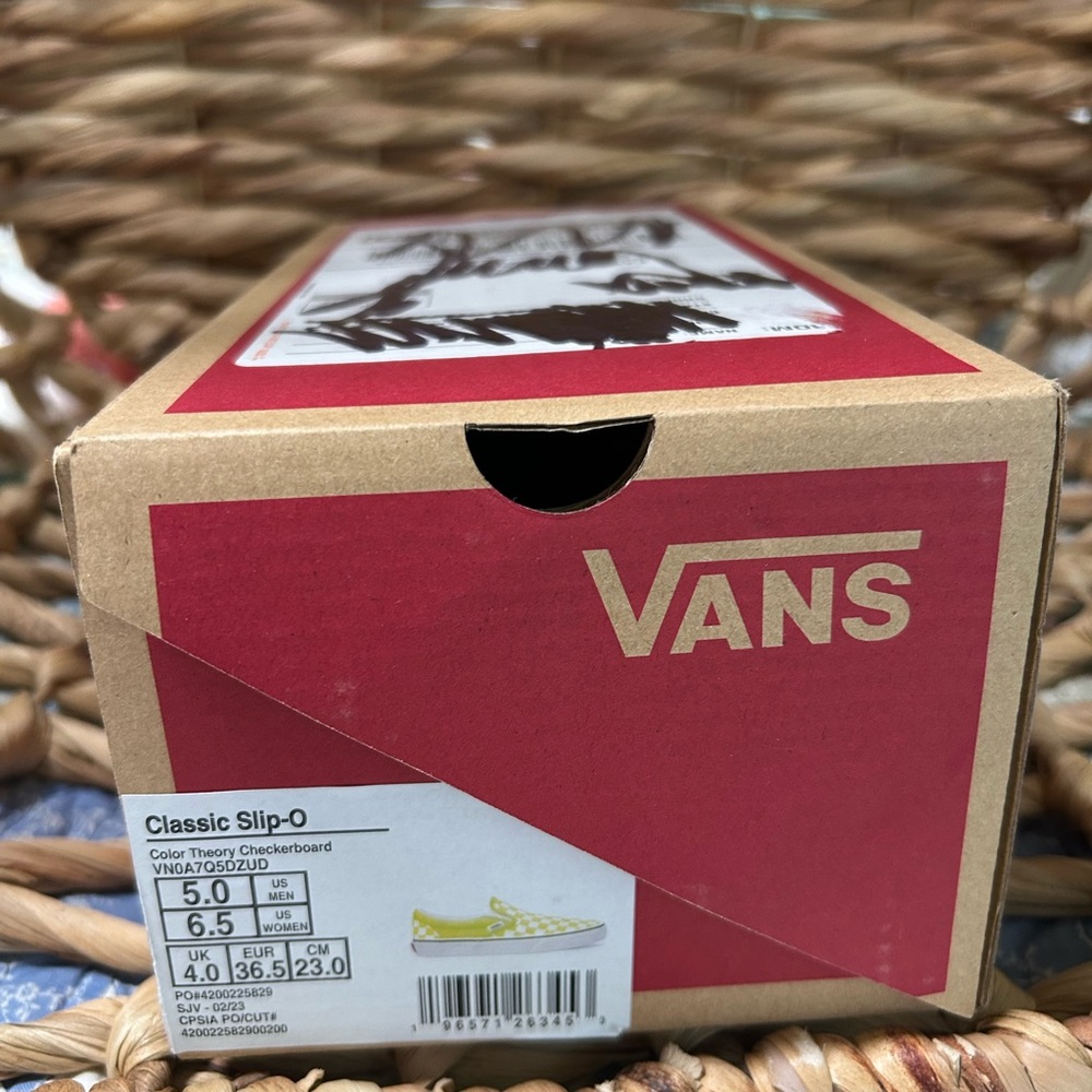 Vans Kids / Youth Neon Yellow Checkered Slip-On Sneakers 6.5 Women - 5 Men - Picture 3 of 11